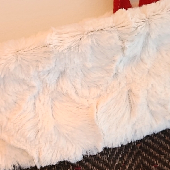 "C" Monogramed xmas stocking. White faux fur cuff & lined w/red wool felt. - Picture 3 of 5